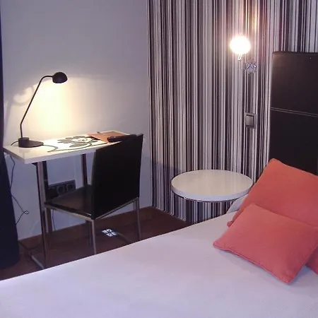 מלון Del Almudi 3*