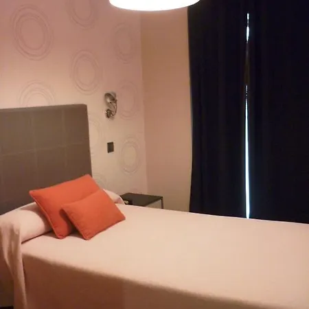 Del Almudi Hotell